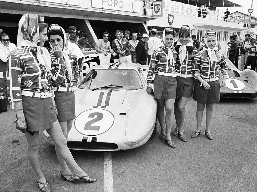 F1 grid-girls 