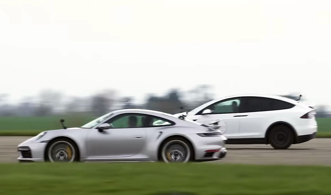 Tesla Model X Plaid vs Porsche 911 Turbo S
