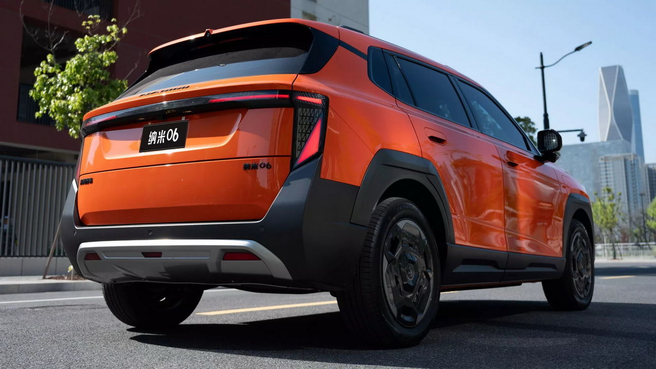 Dongfeng Nano 06