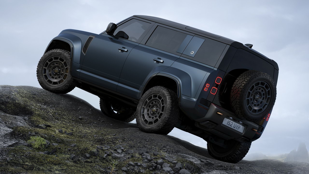 Land Rover Defender 