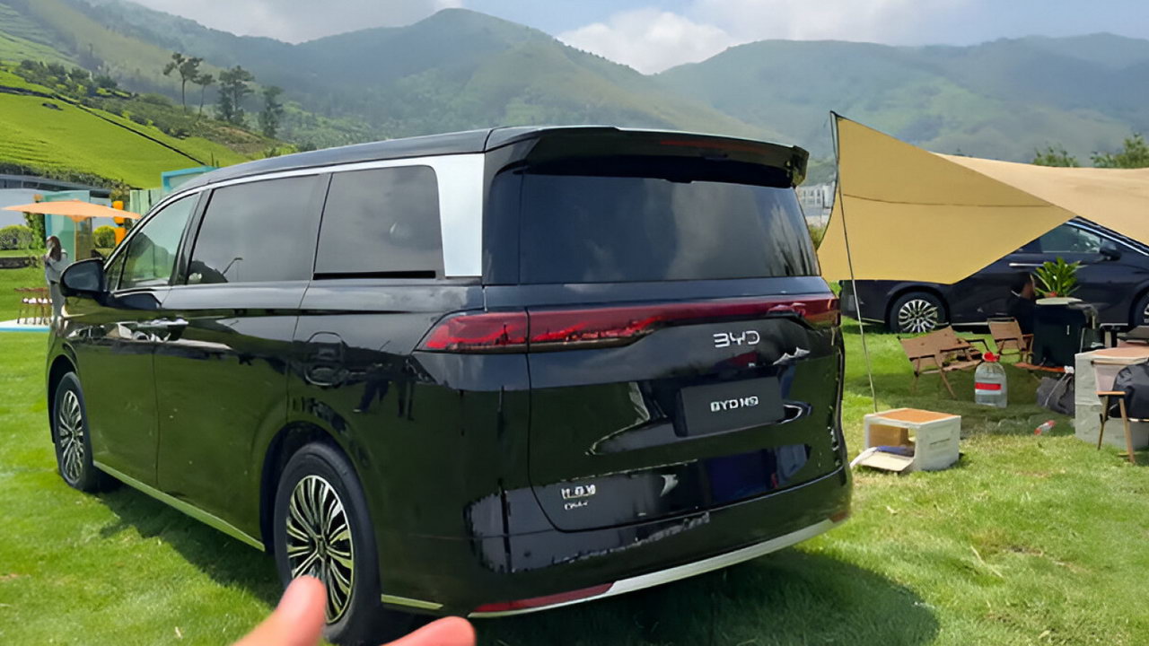 BYD M9