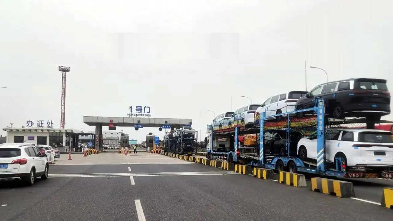 BYD M9