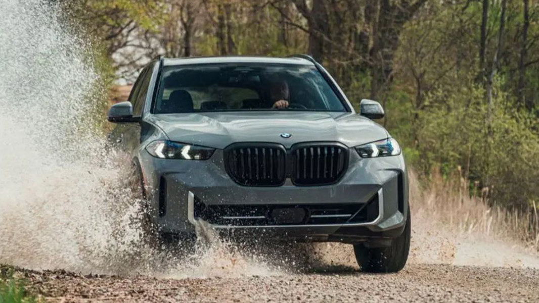 BMW G74