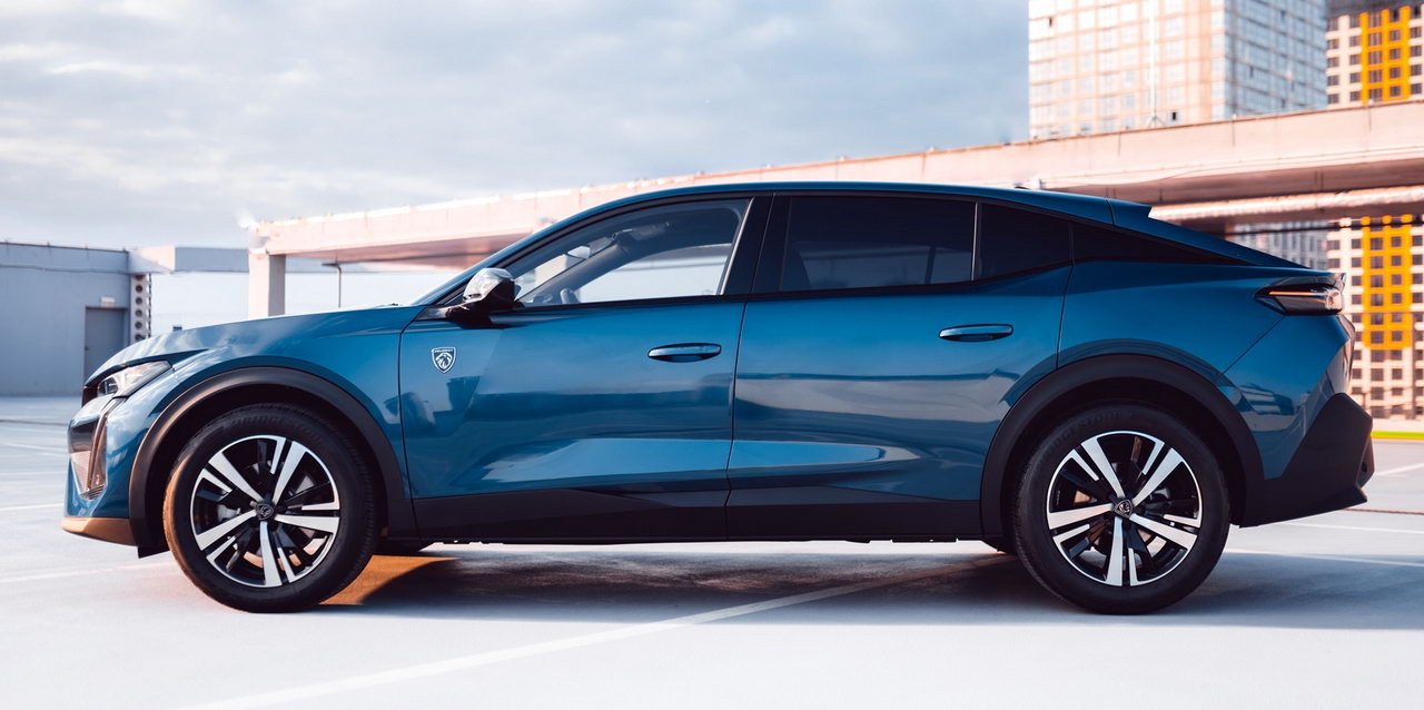 PEUGEOT 408