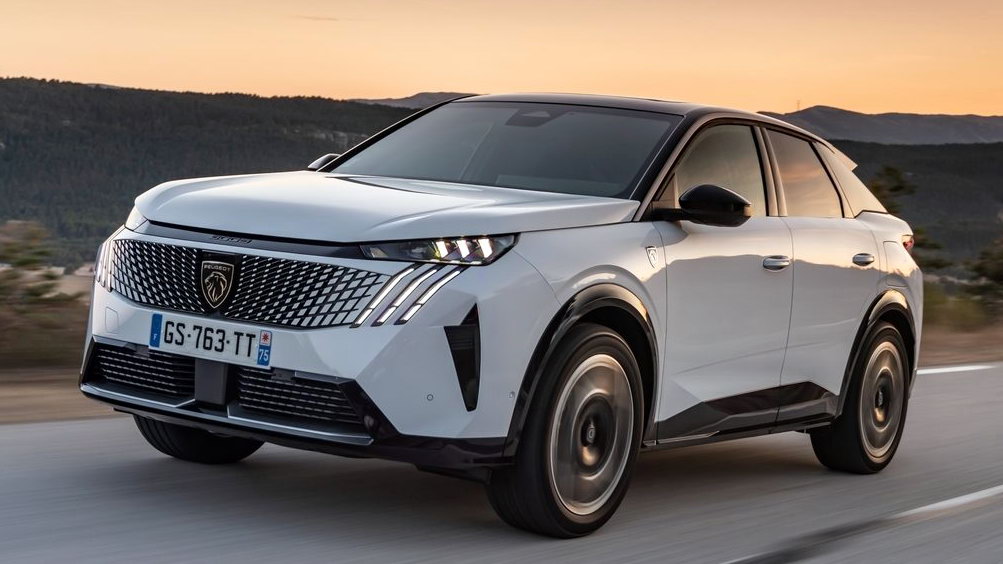 New Peugeot e-3008