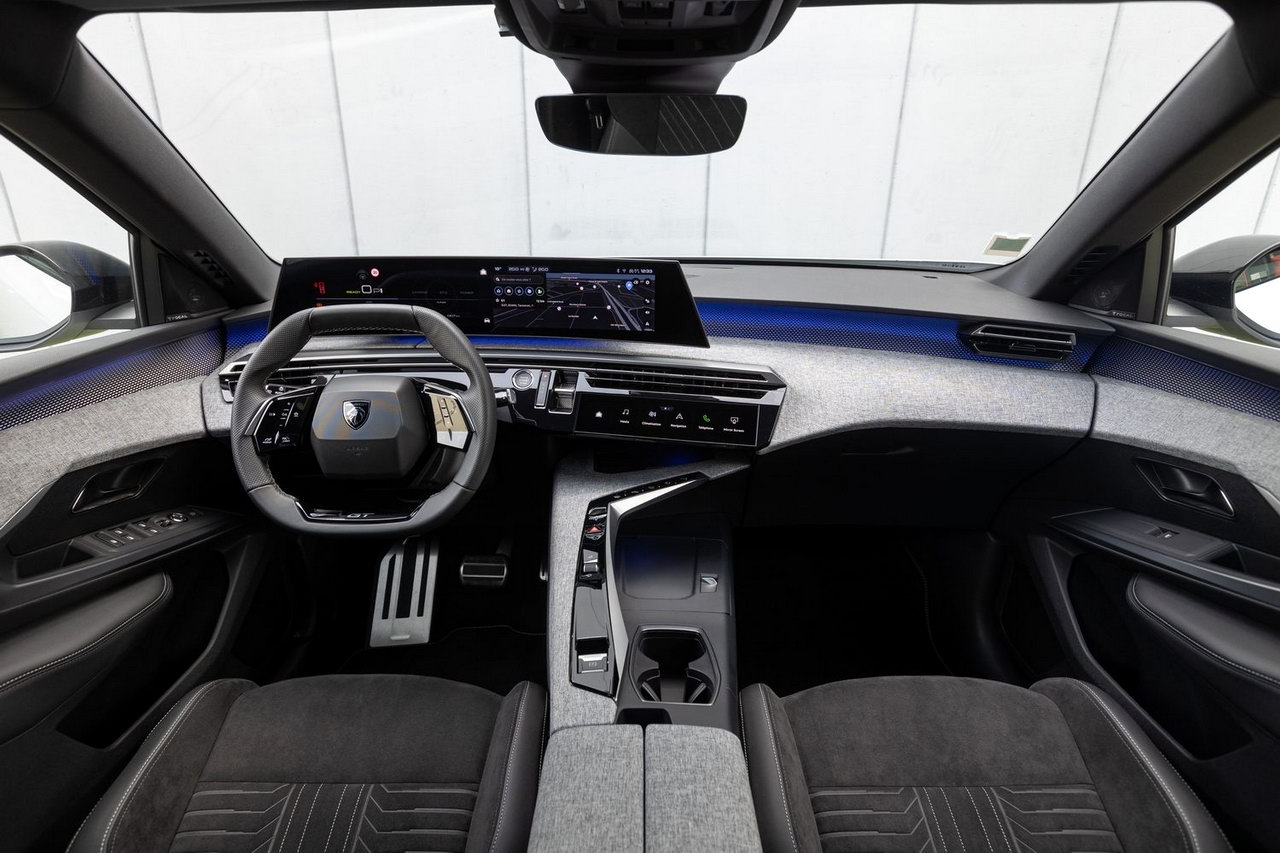 New Peugeot e-3008