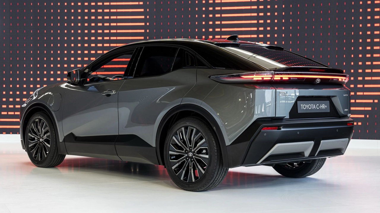 Toyota C-HR+