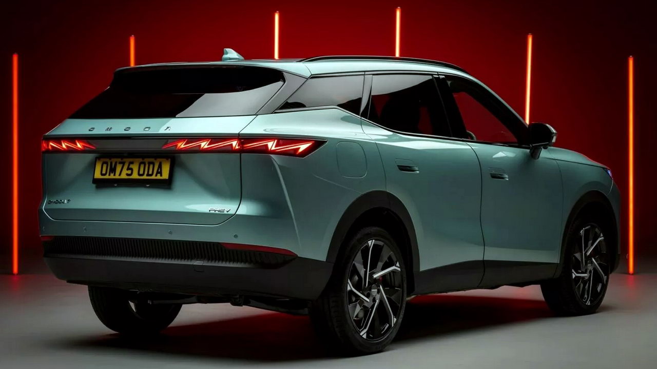 OMODA-7_Noise-Reducing-Glass