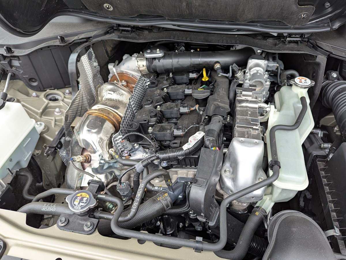 Оновлена Mazda CX-60 