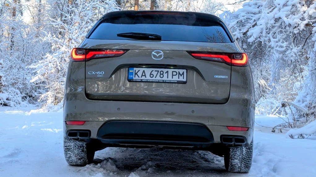 Оновлена Mazda CX-60 
