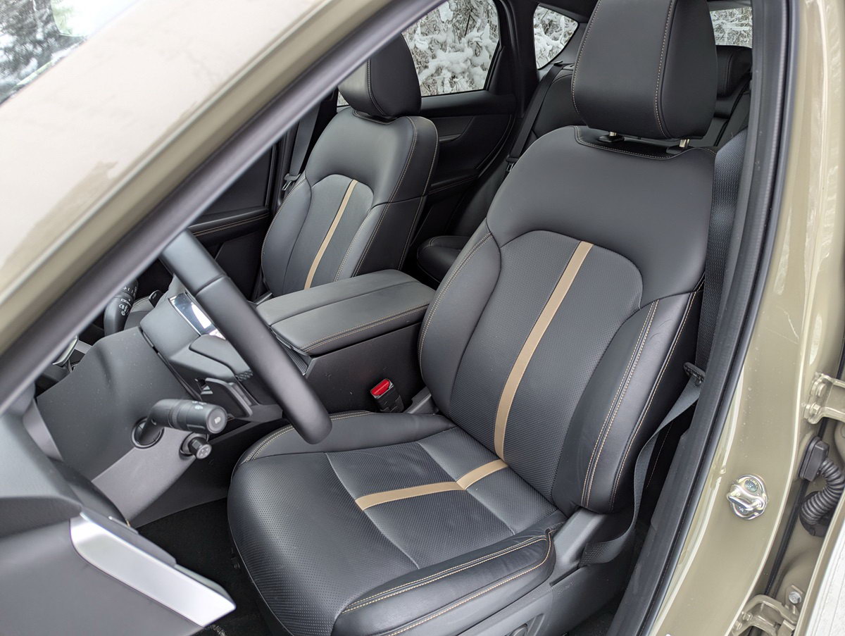 Оновлена Mazda CX-60 