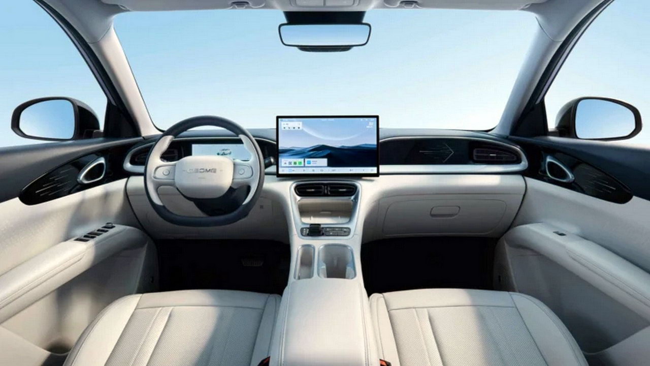 Geely E2