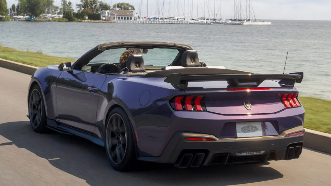 Ford Mustang Dark Horse SC Convertible