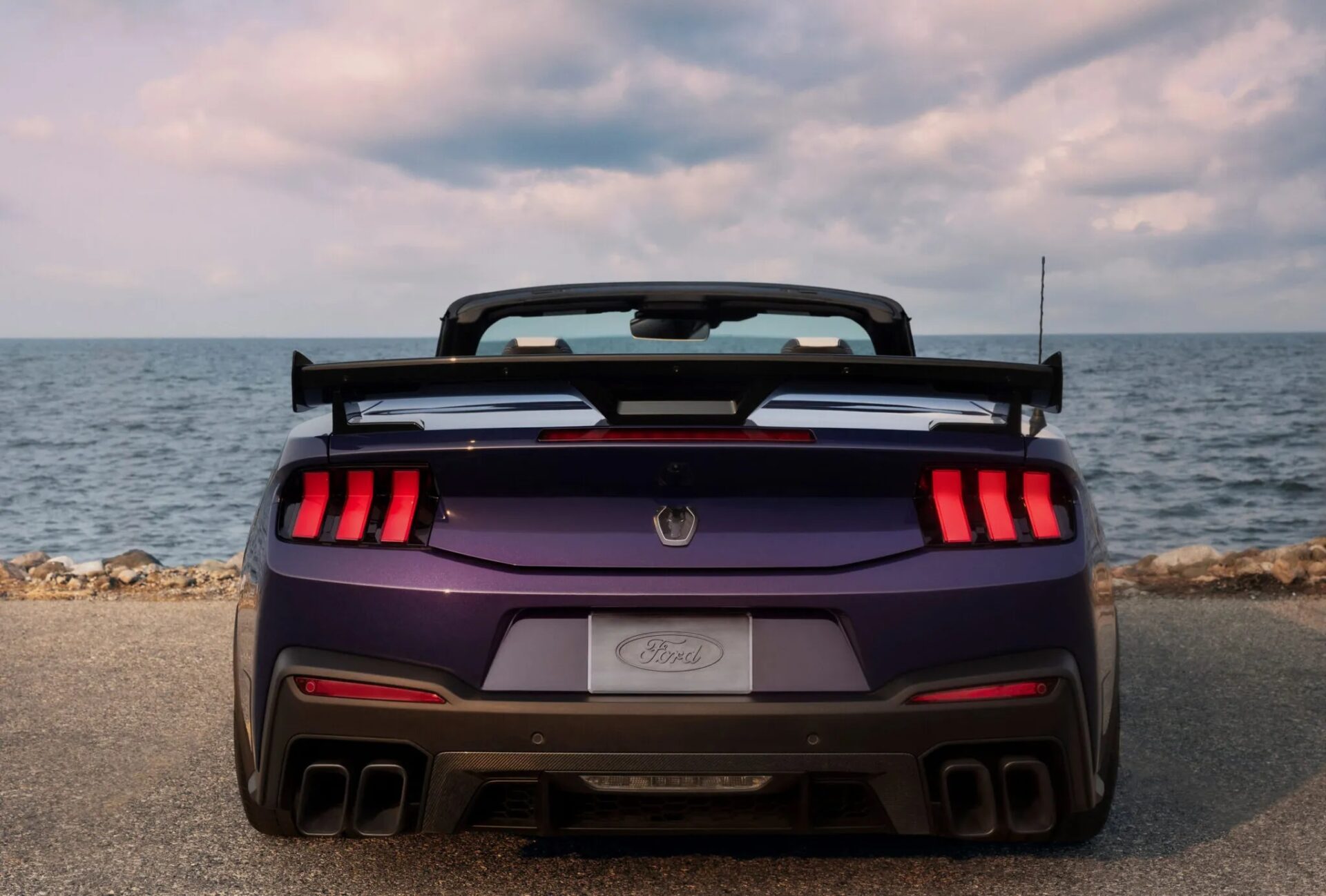Ford Mustang Dark Horse SC Convertible