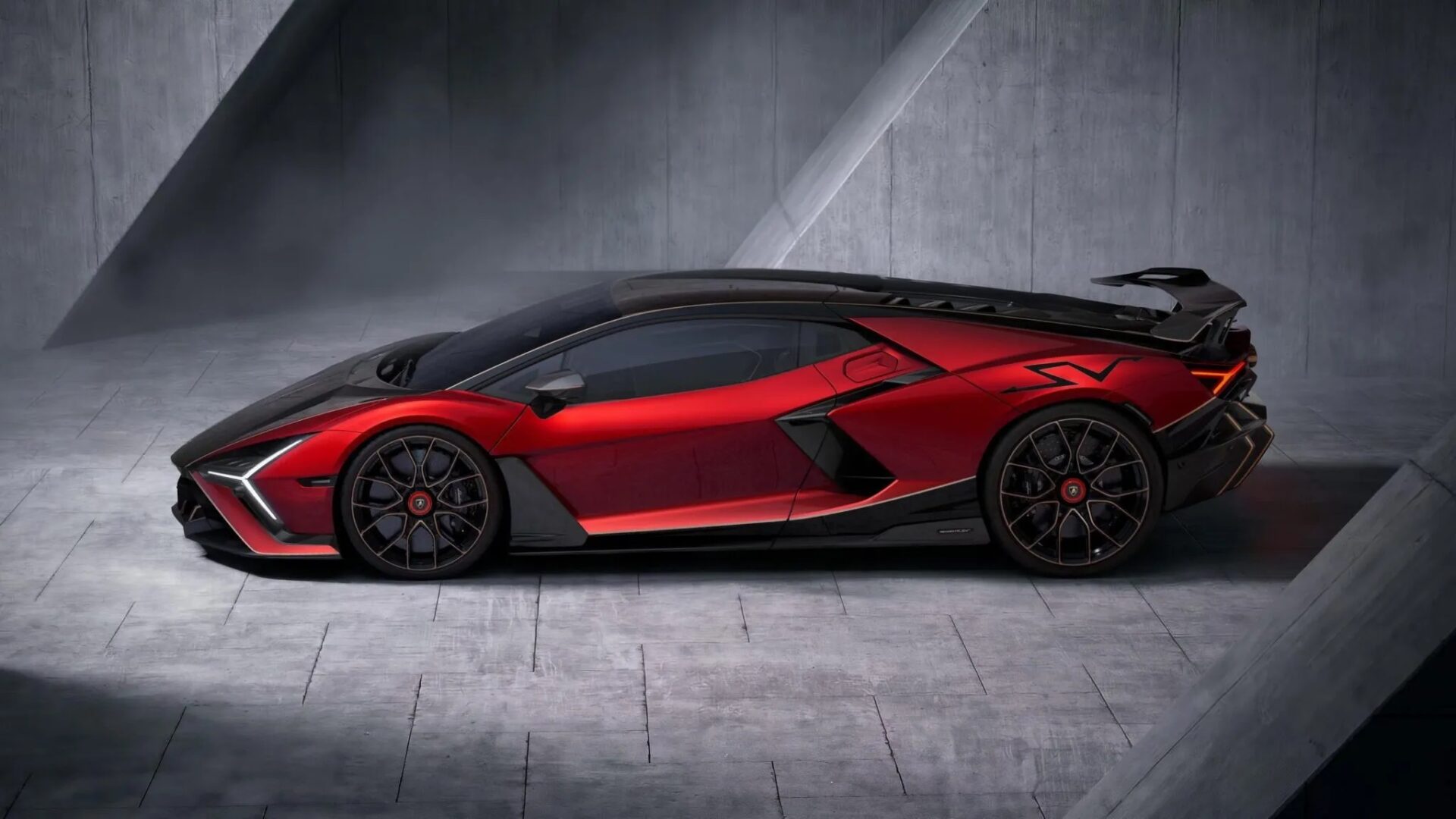 Lamborghini Revuelto SV