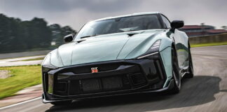 Nissan GT-R