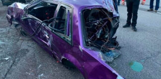 Ford Mustang crash