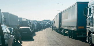 Авто на кордоні з Польщею