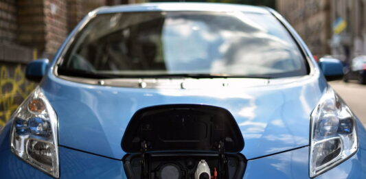 nissan-lead-charging