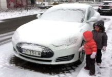 Tesla Model S freezing