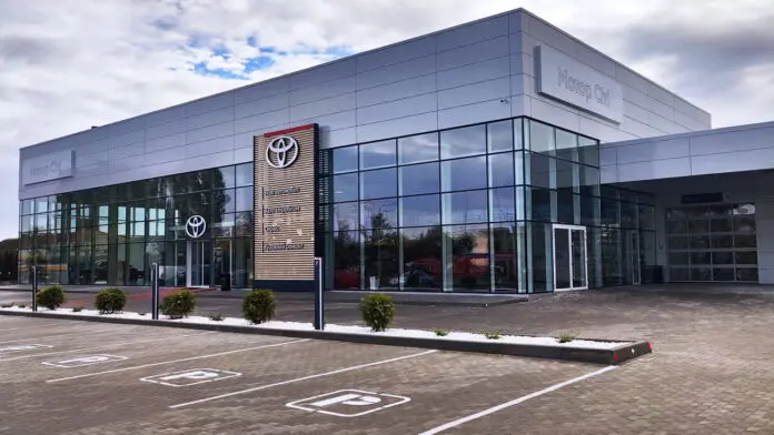 дилерський центр Toyota