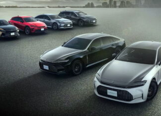Toyota Crown Sedan 70th Anniversary Edition