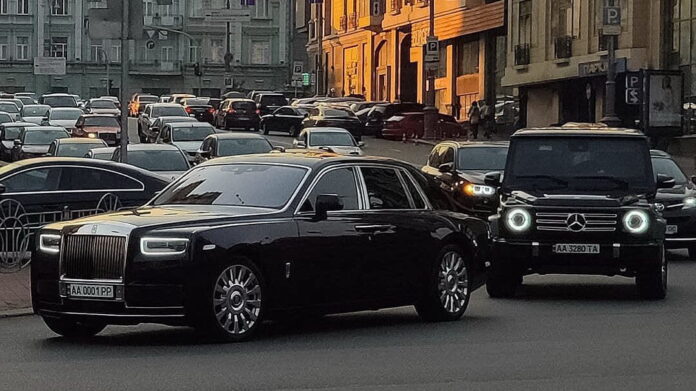 Транспортний податок на розкішні авто