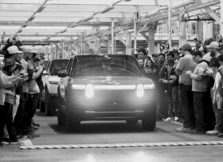 Головний суперник Tesla запустив у виробництво свій найдешевший електромобіль Rivian R2