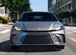 Названо найкращі автомобілі року: ТОП-10 лідерів Toyota Camry