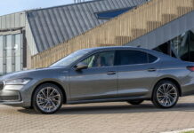 270 к.с. та витрата 1,4 л/100 км: представлено найпотужніший автомобіль Skoda з ДВЗ, ціни вже відомі Skoda Superb Hatch