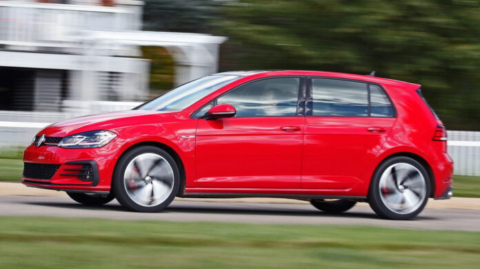 VOLKSWAGEN Golf